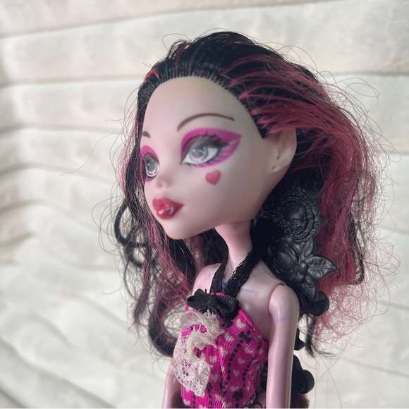 Monster High Draculaura Doll Dot Dead Gorgeous 2012 Walmart Exclusive - Picture 5 of 5